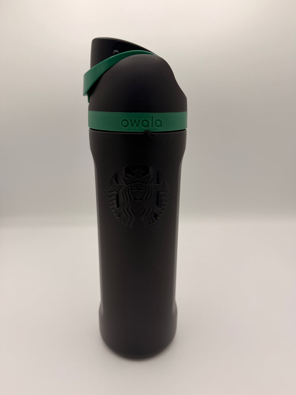 Starbucks × Owala FreeSip 24 oz Insulated Bottle – Black & Green, New with Tags