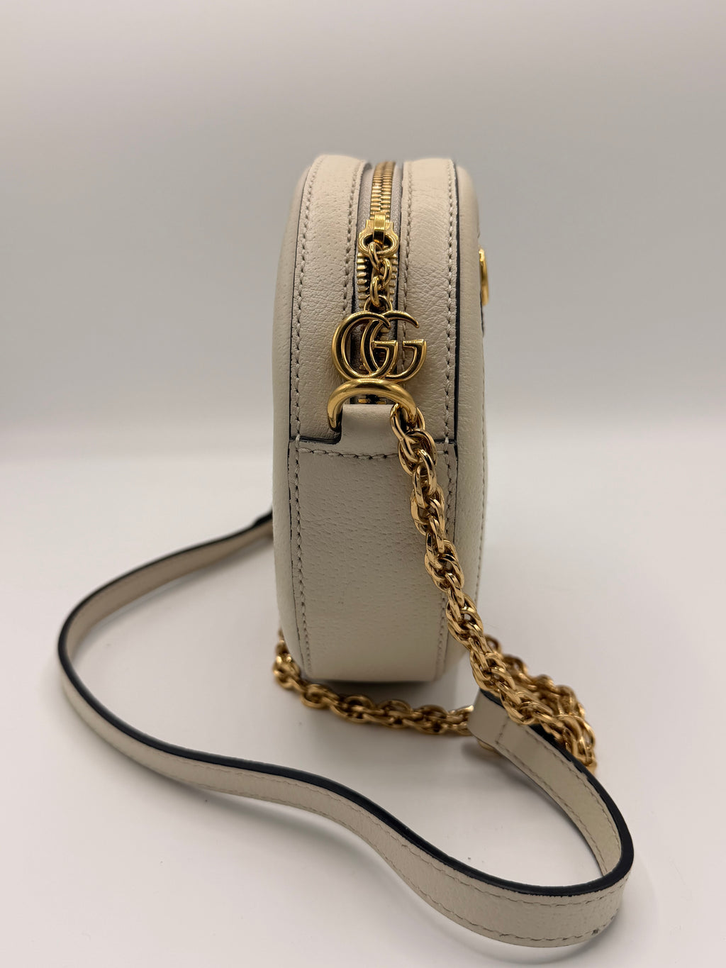Gucci Ophidia Mini Round Crossbody Bag in White Leather with Web Stripe