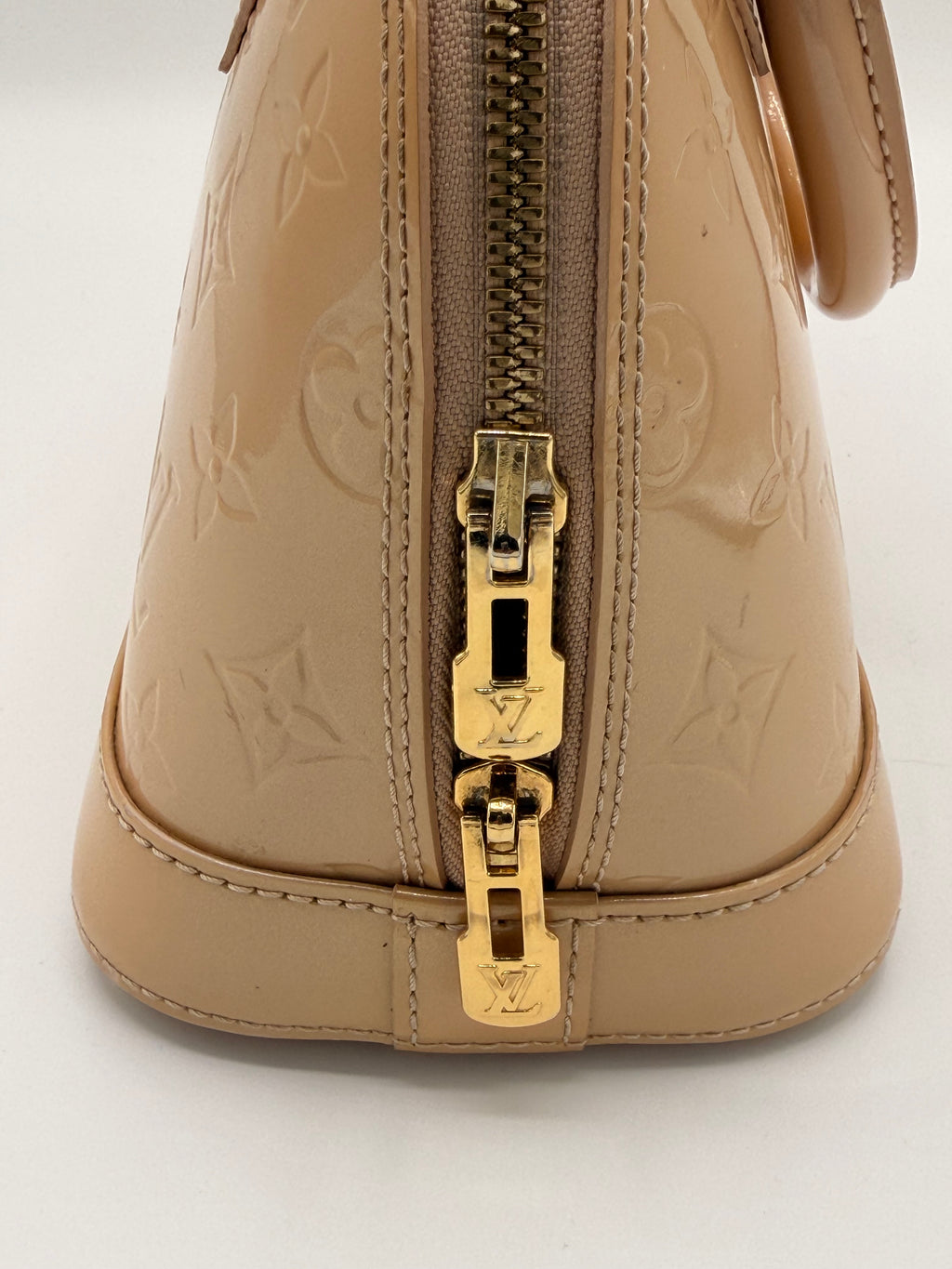 Louis Vuitton Alma BB Monogram Vernis Beige