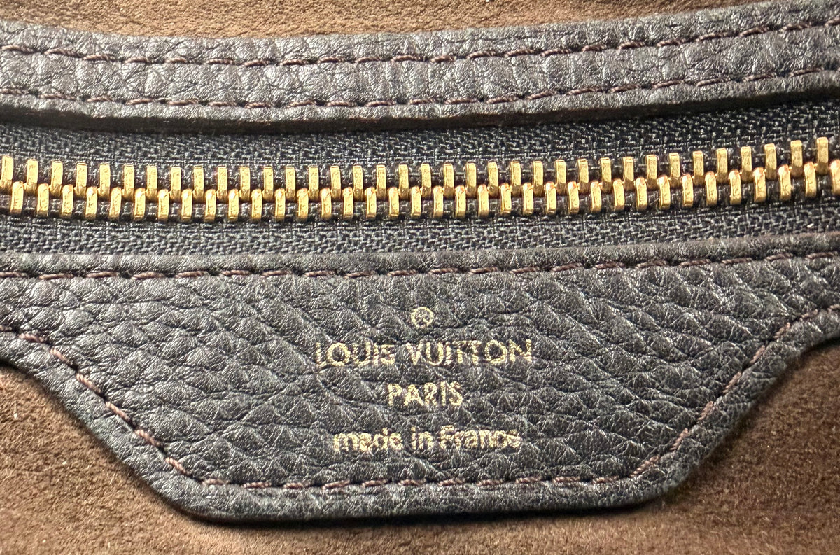 Louis Vuitton Mahina L Hobo – Black