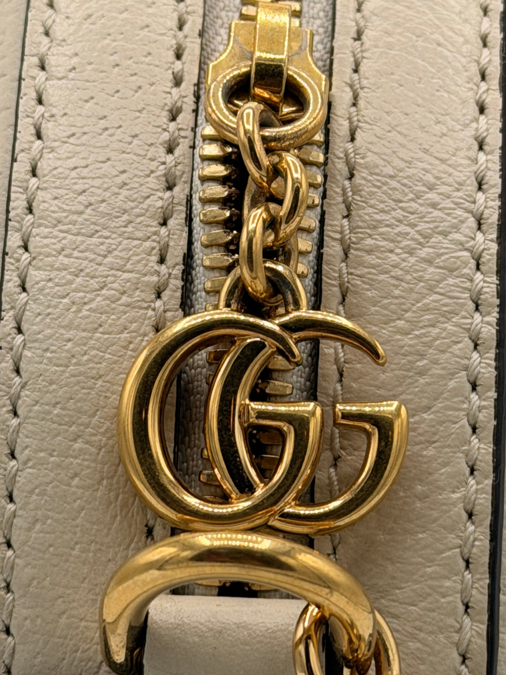 Gucci Ophidia Mini Round Crossbody Bag in White Leather with Web Stripe