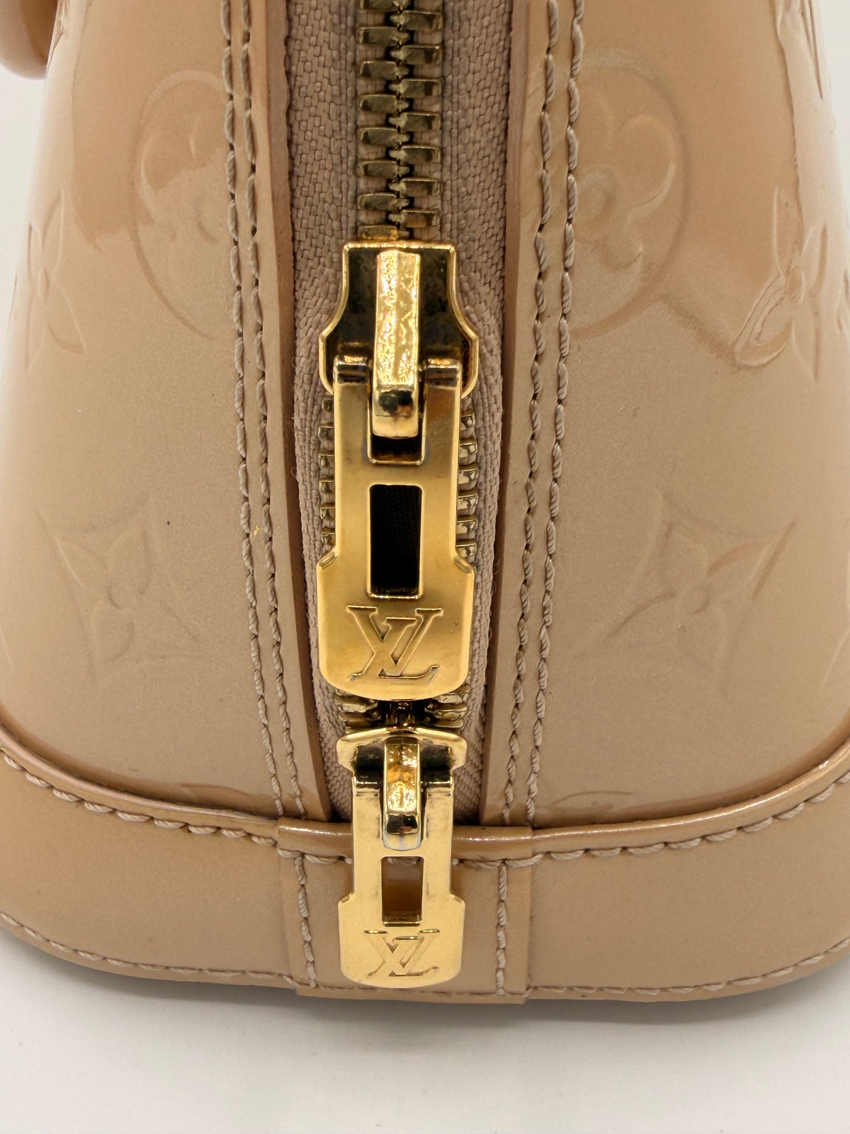 Louis Vuitton Alma BB Monogram Vernis Beige